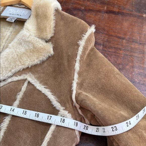 WILSONS LEATHER Maxima Genuine Suede Faux Fur Trim Fitted Jacket Tan Large - Picture 7 of 13